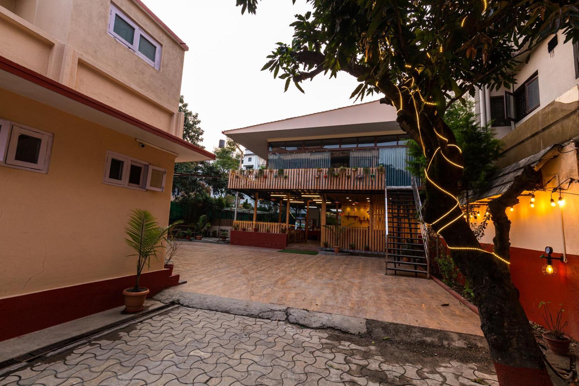 Hotel Harmony & Little Bites Bistro Jawlakhel Εξωτερικό φωτογραφία