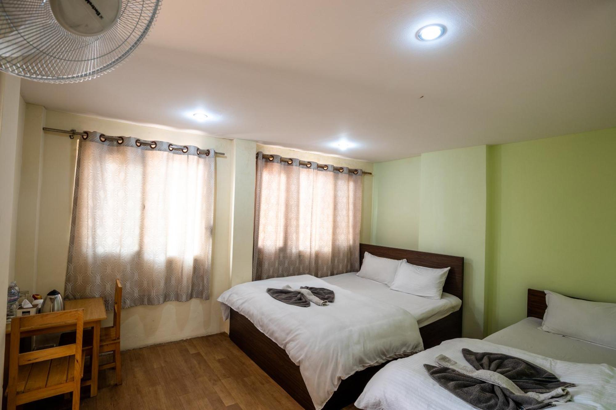 Hotel Harmony & Little Bites Bistro Jawlakhel Εξωτερικό φωτογραφία