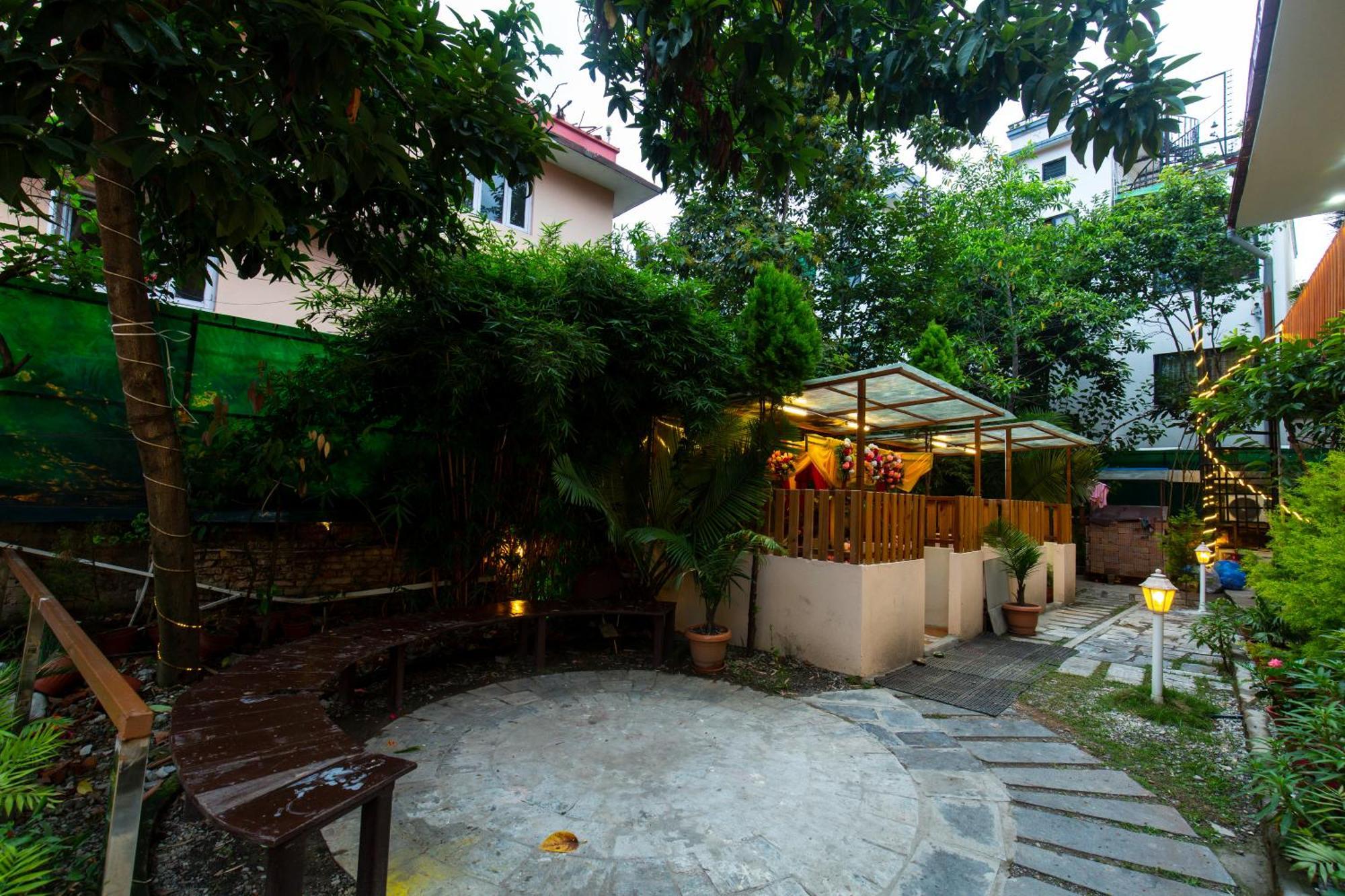 Hotel Harmony & Little Bites Bistro Jawlakhel Εξωτερικό φωτογραφία