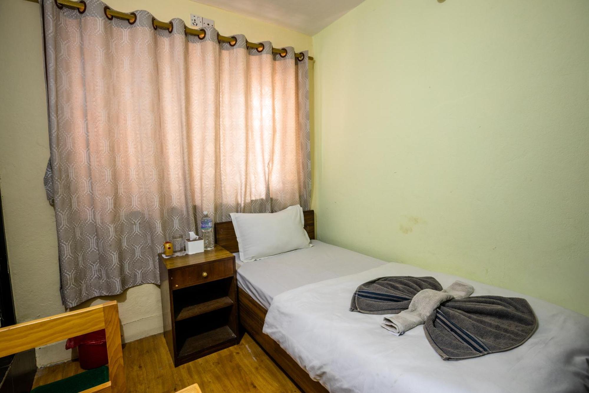 Hotel Harmony & Little Bites Bistro Jawlakhel Εξωτερικό φωτογραφία