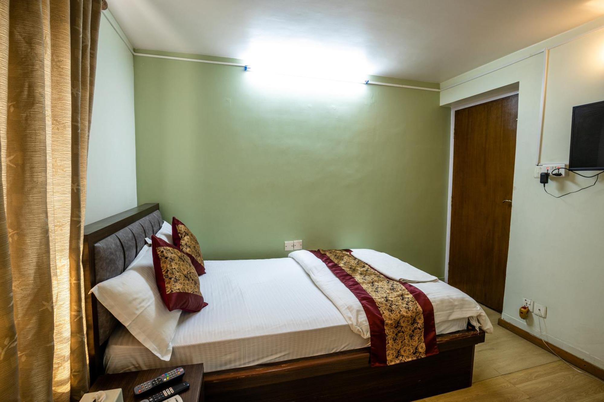 Hotel Harmony & Little Bites Bistro Jawlakhel Εξωτερικό φωτογραφία
